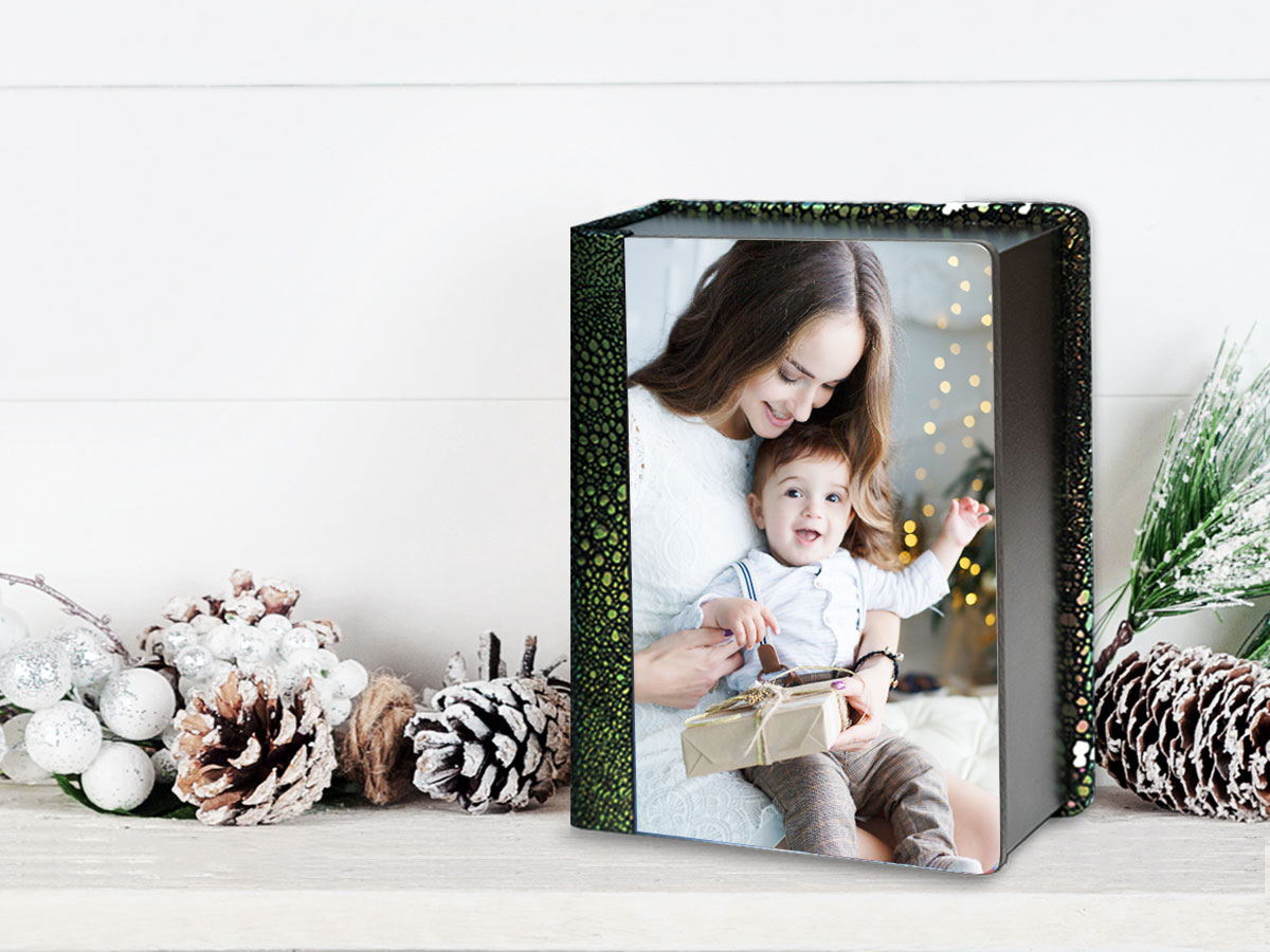 A picture of mom and toddler on an Image Box.